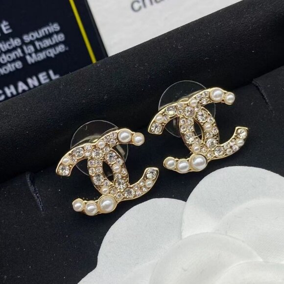 CHANEL Faux Pearl & Strass Gold CC Stud Earrings - Picture 1 of 7